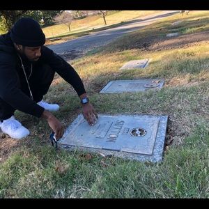 Meet your Posher, Sidney